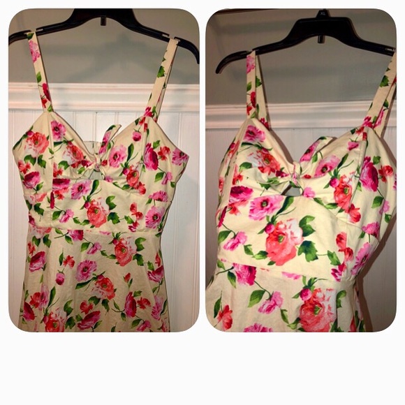 💛5/$20💛 Retro-Inspired Knot-Front Dress - Picture 4 of 8